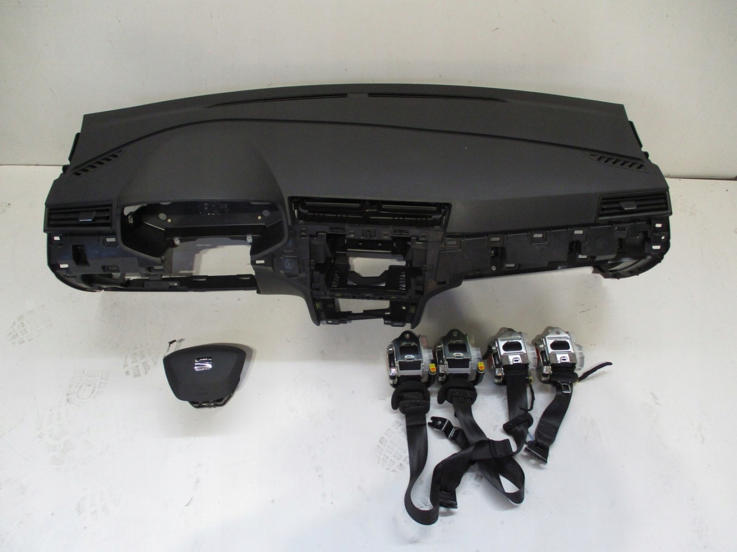 Armaturenbrett SEAT ARONA 6F0