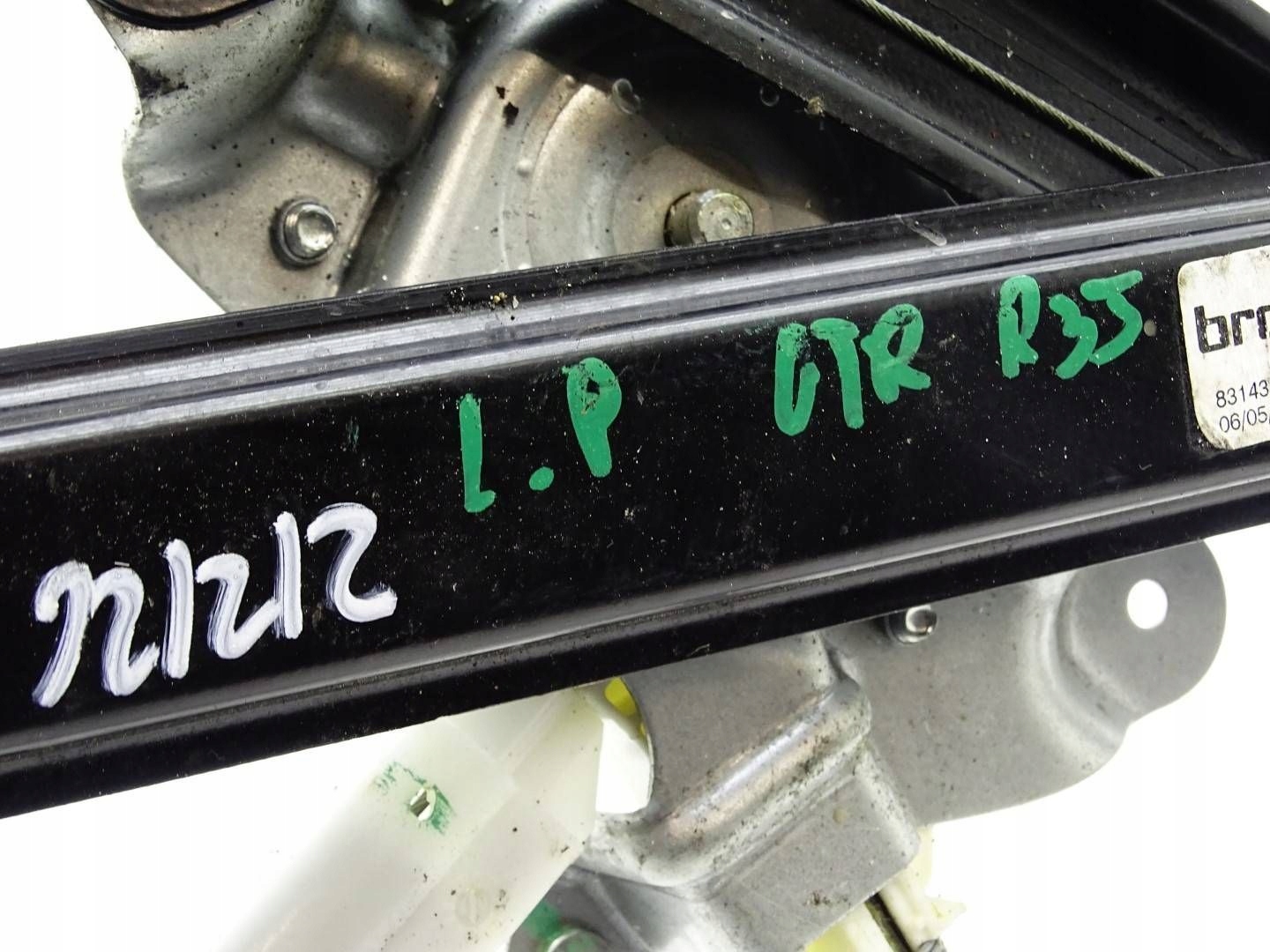 NISSAN GT-R GTR mechanism window regulator left 80721-JF00A