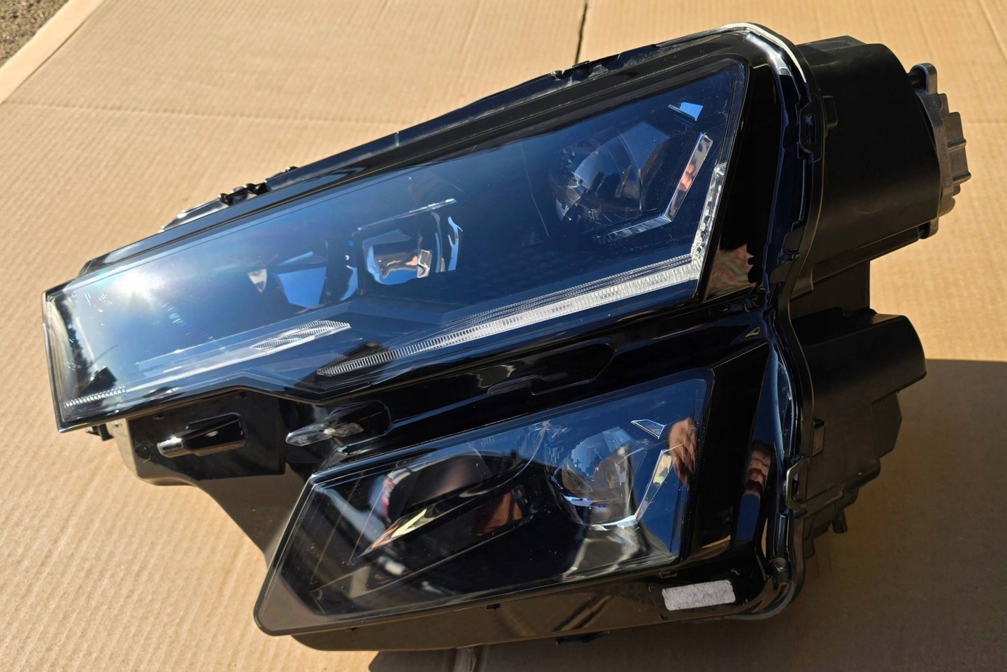 Skoda Karoq light left full led lift 2021