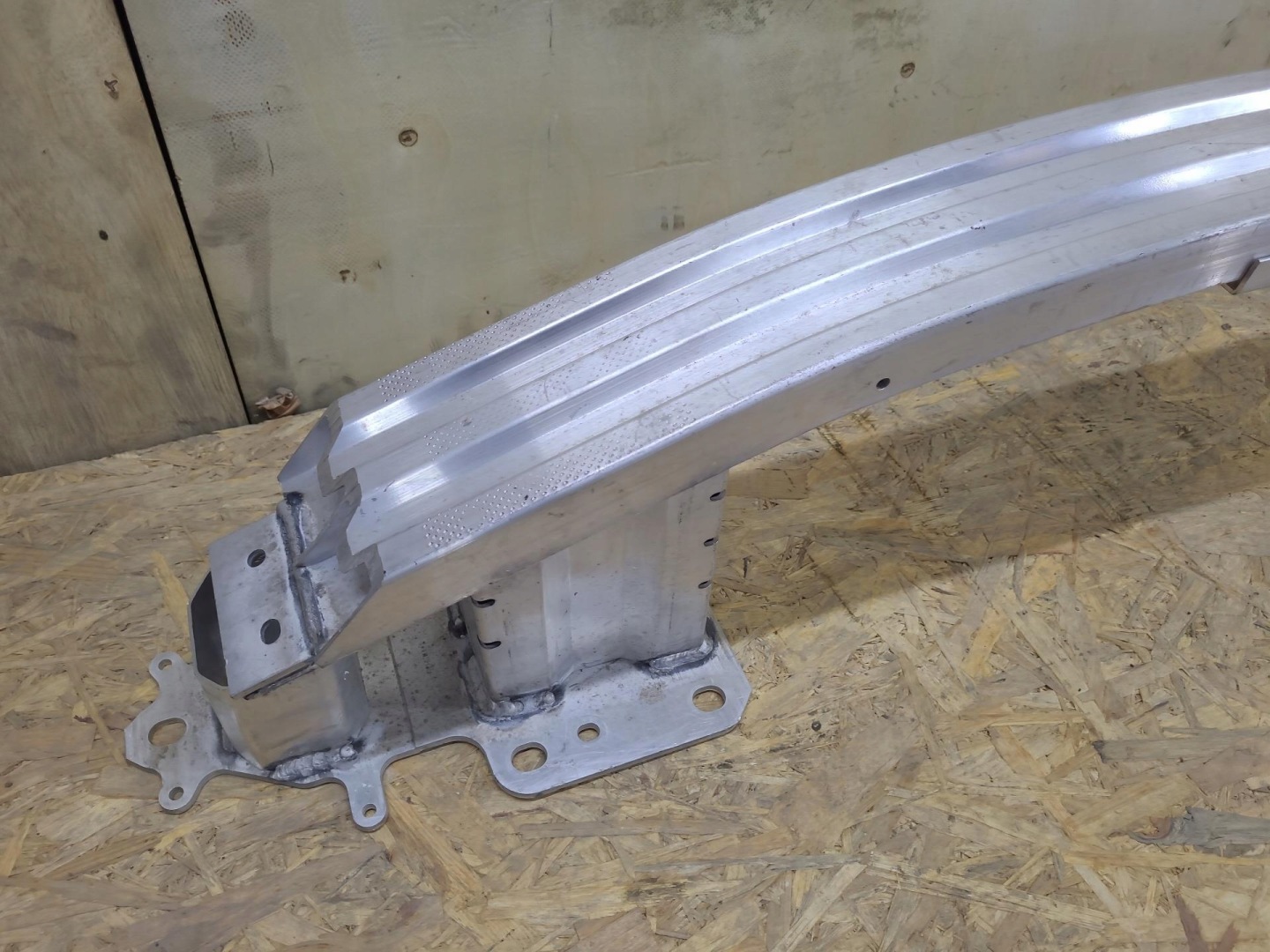 sider pillar of a bumper front Chrysler Pacifica RU 2019 68227661AB