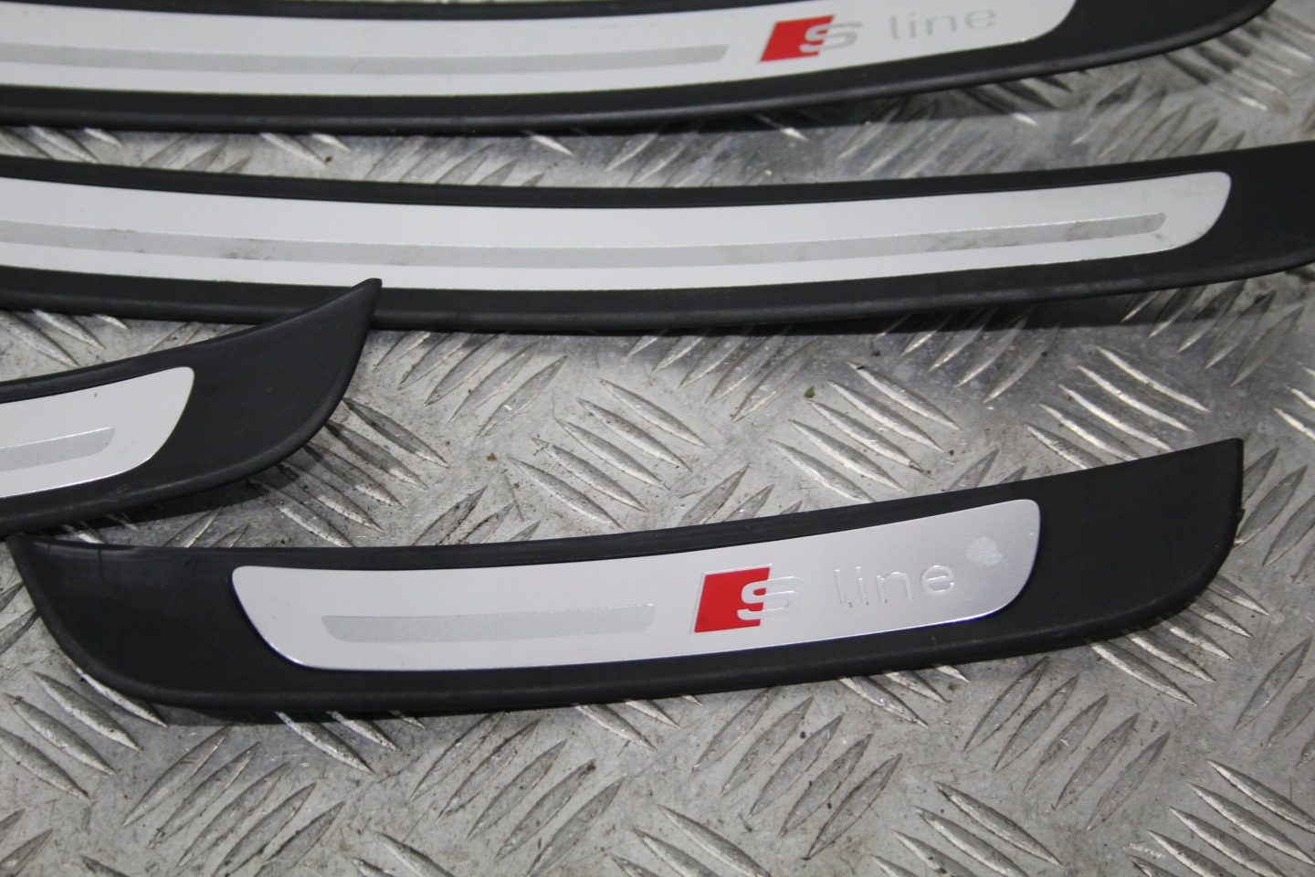 mouldings caps threshold AUDI A6 C7 4G0 4G9 LIFT