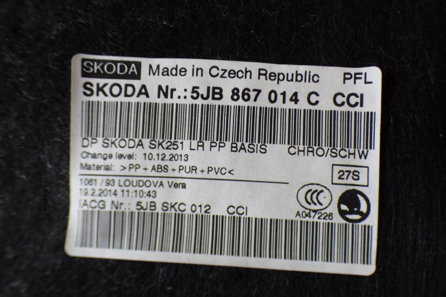 Skoda Rapid upholstery side door right 5JB867014C st.BDB EUROPA