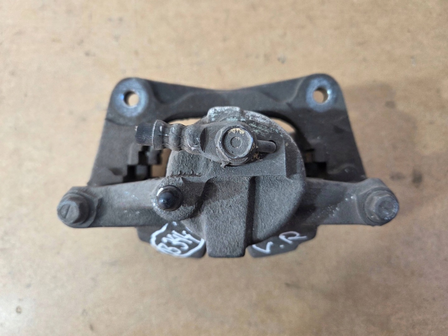 Toyota C-HR and caliper brake front right (B344)