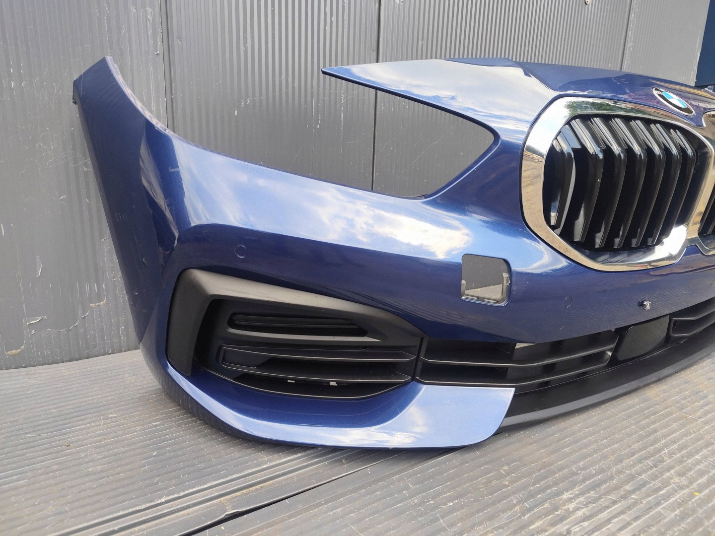 BMW 1 F40 front bumper 4xPDC complete DEMONTAZ