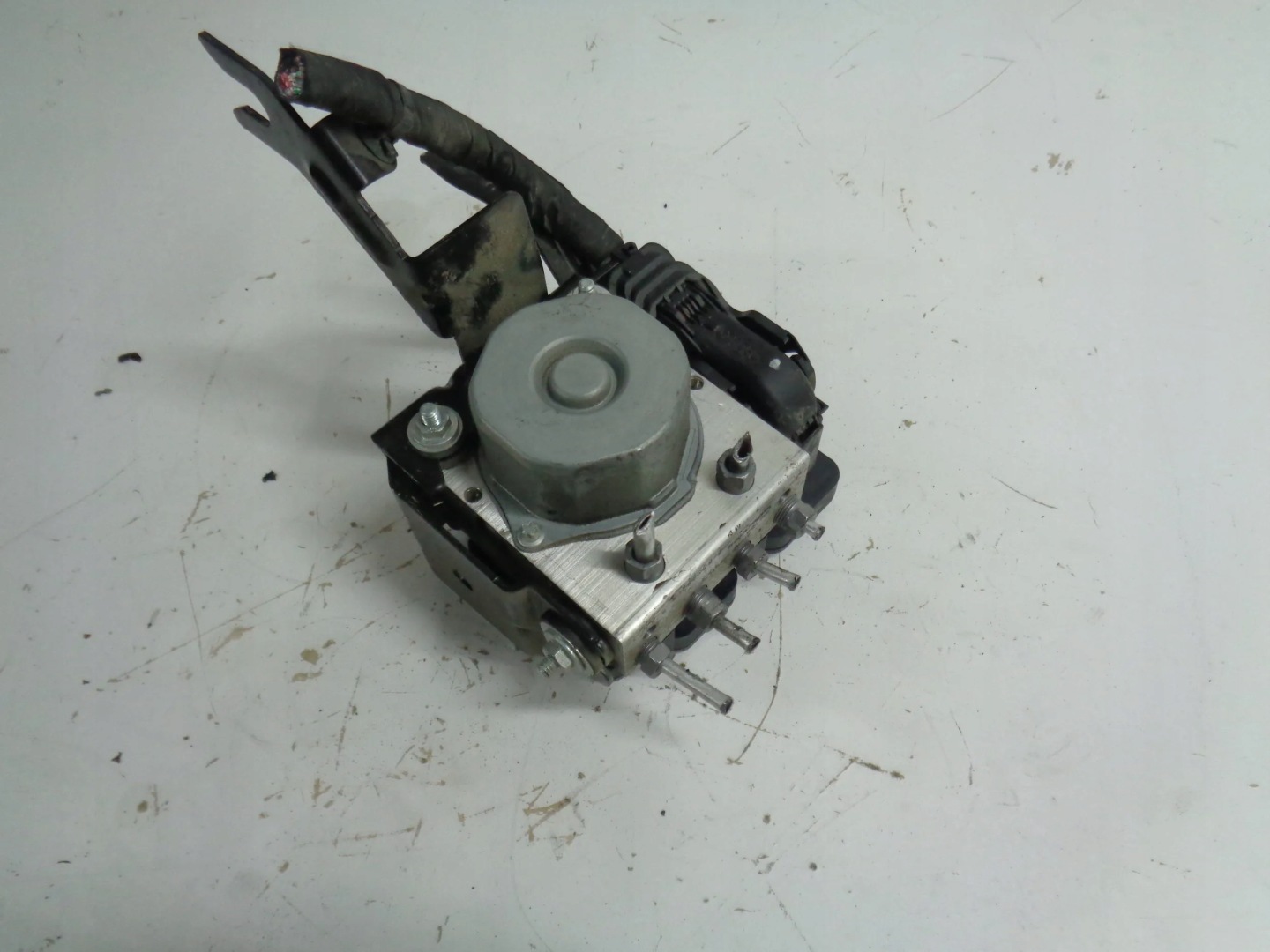 DACIA SANDERO II pump control unit ABS 18r