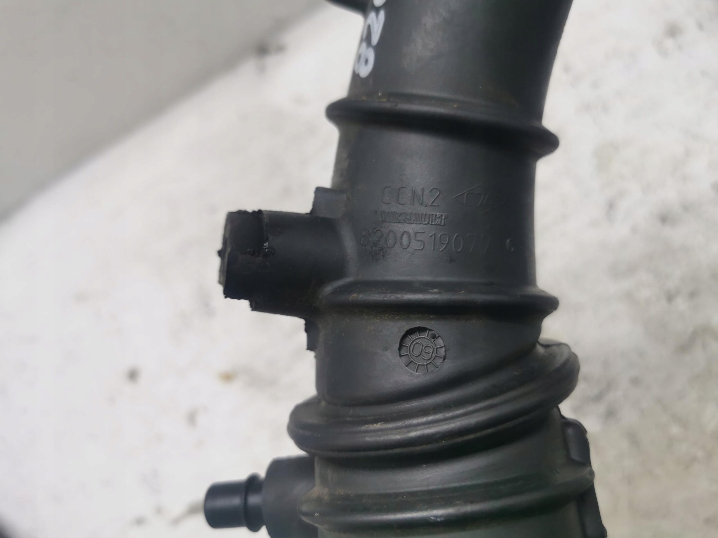 pipe air RENAULT CLIO III 1.2 TCE 8200519077