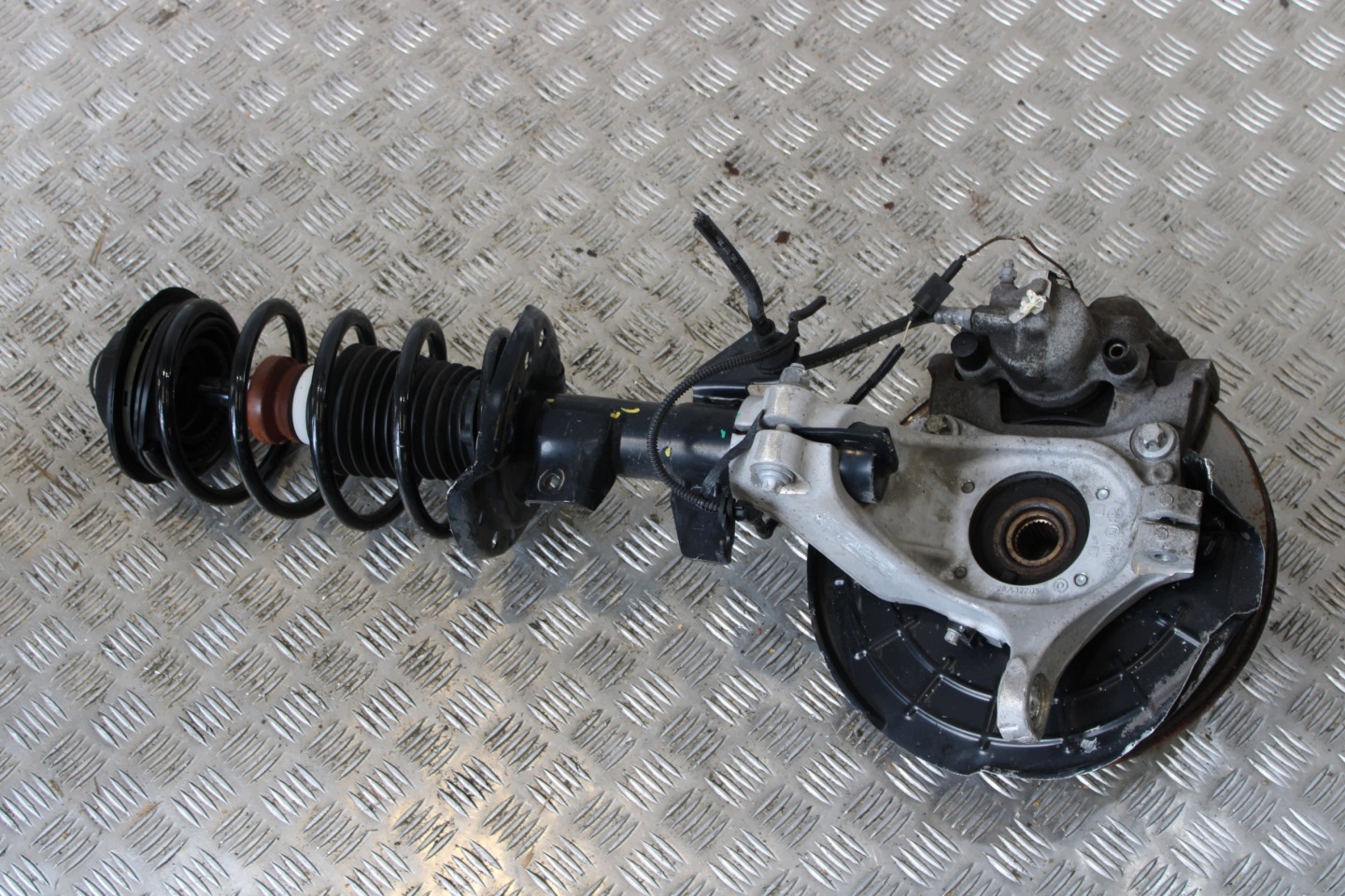 swing shock absorber McPherson left front ALFA ROMEO GIULIETTA 2.0MJ