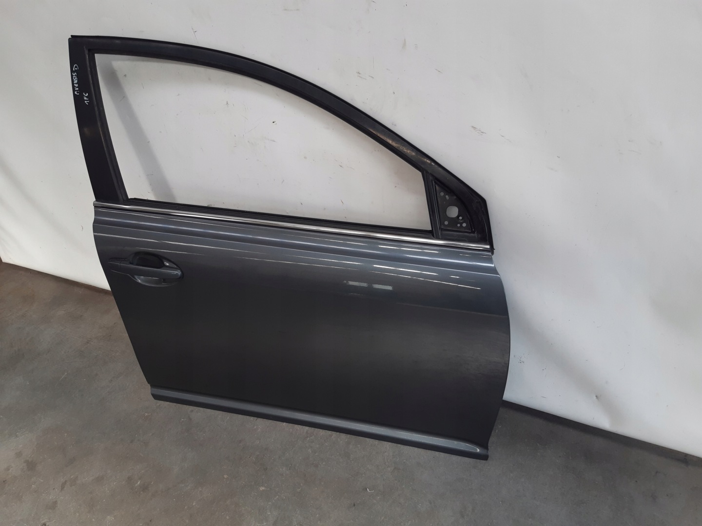 door right front 1F6 Toyota Avensis T25