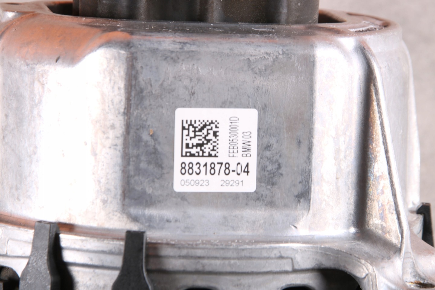 BMW 5 G60 G61 530e B48X HYBRYDA engine mount right 8831878 8599 km !!!