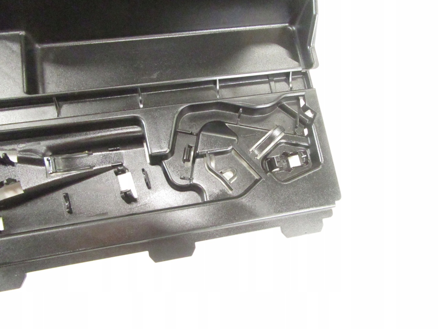 cover moulding sump boot holder urzadzen BMW e91KOMBI