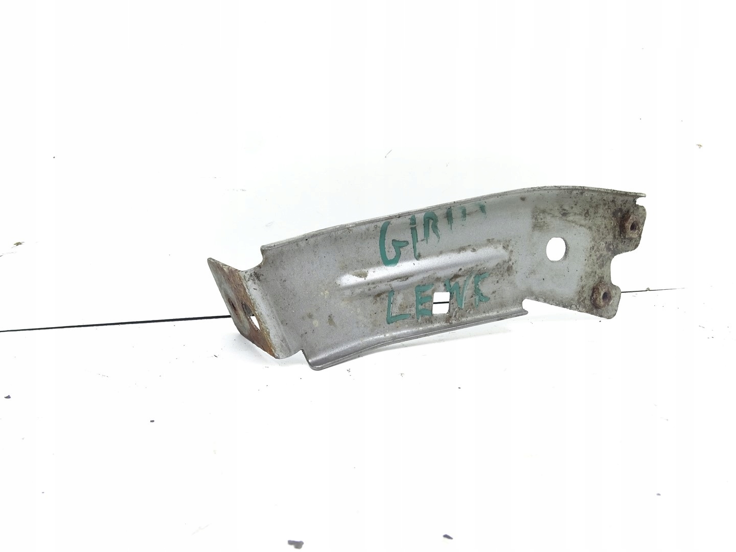 bracket of a fender left front front MASERATI GHIBLI III M157 D768