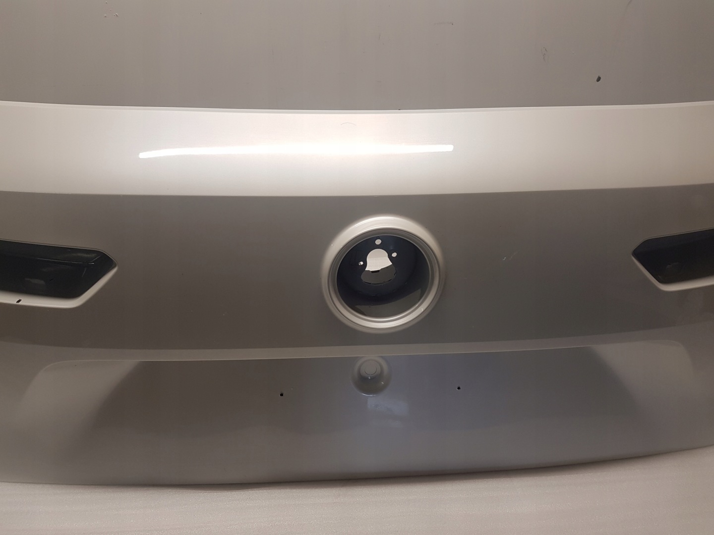cap rear trunk door BMW iX i20 9854907