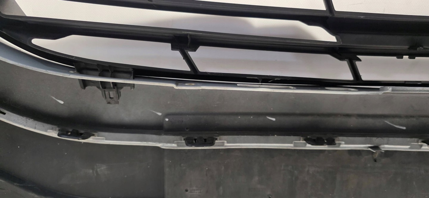 front bumper grille RENAULT TRAFIC III 14- original 620223380R