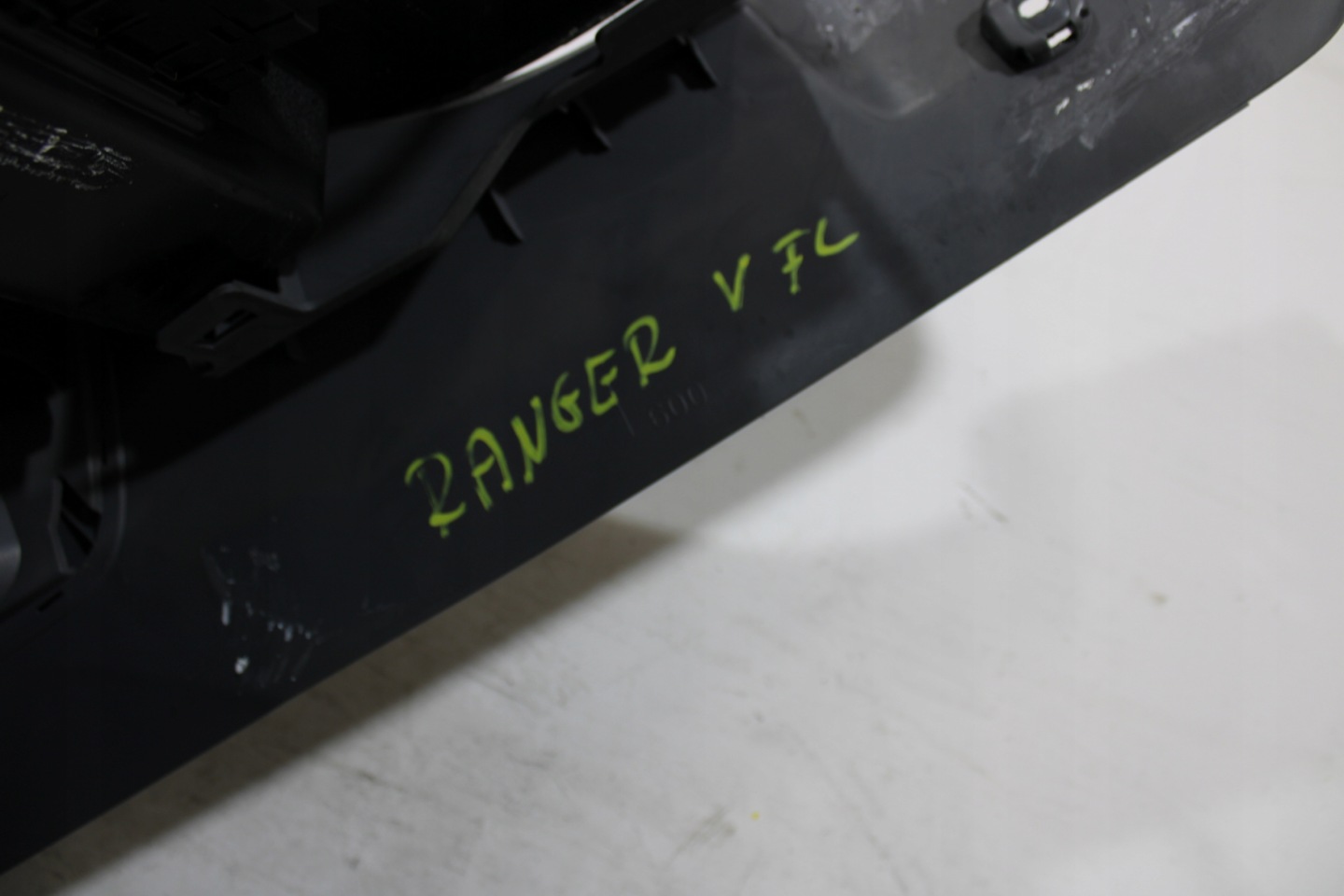 TUNEL central armrest FORD RANGER V 5 LIFT