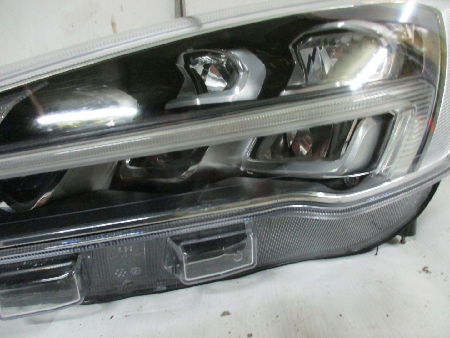 light left front front Ford Focus MK4 Full led JX7B-13E015-CE
