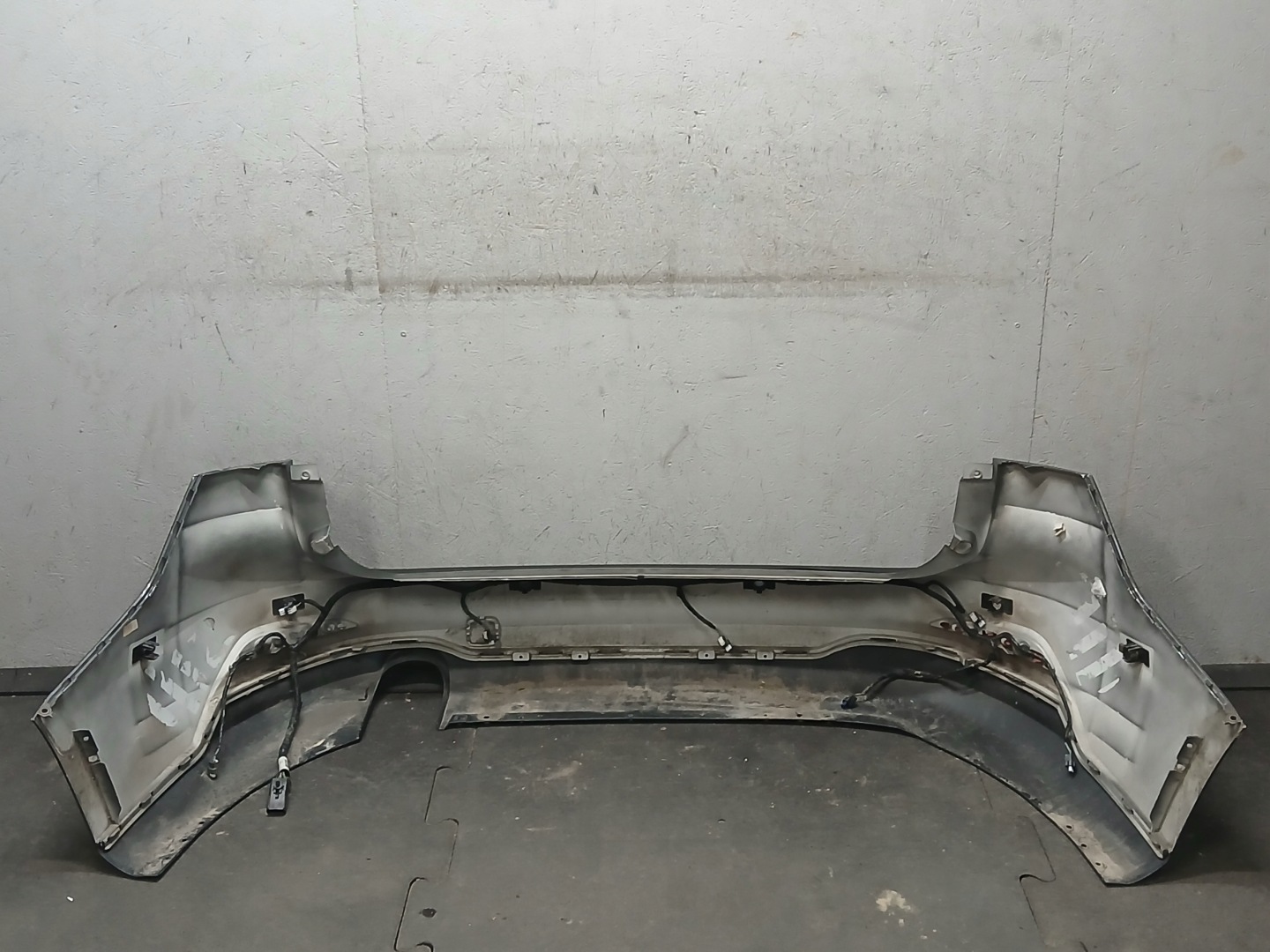 nárazník zadok FORD FOCUS MK4 KOMBI