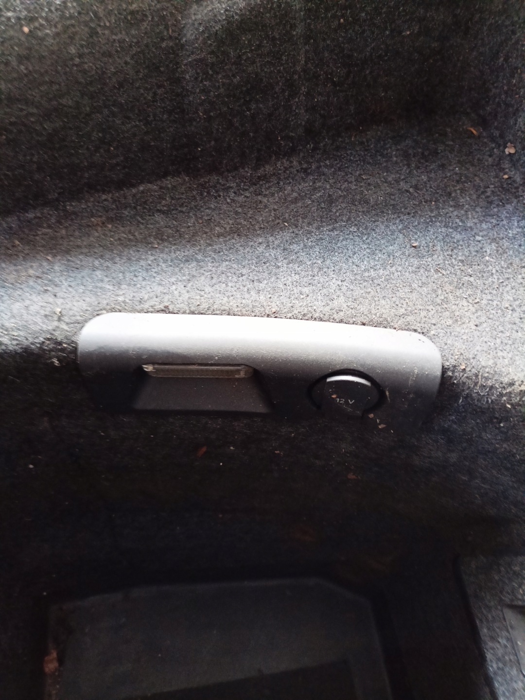 AUDI R8 CARTER / COUPE PORTE COFFRE HAYON INSERT