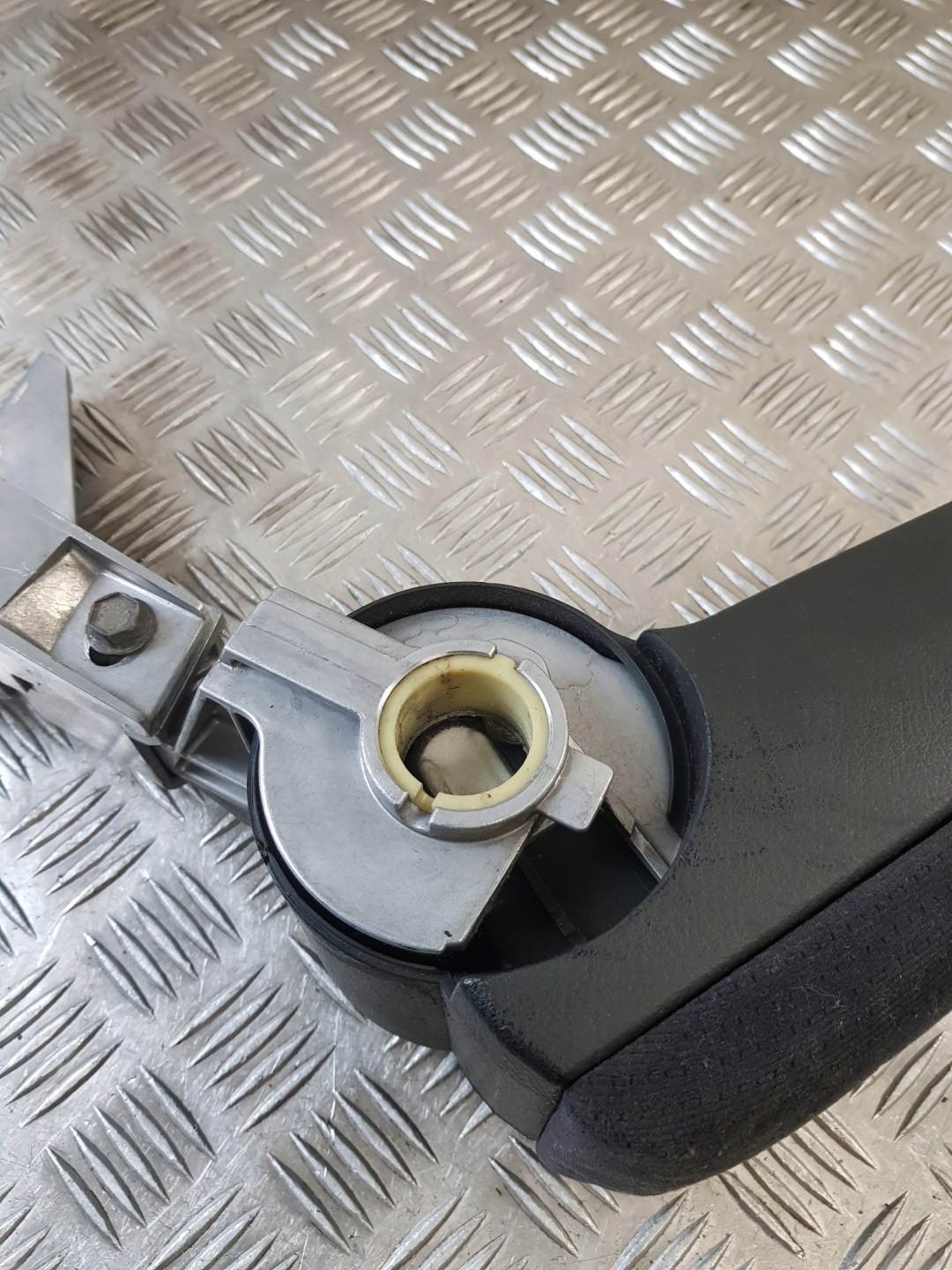 armrest + holder bracket 1J0864273B VW GOLF IV 98R