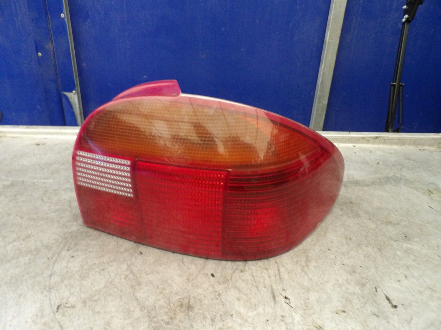 Ford mondeo MK1 light rear right HB