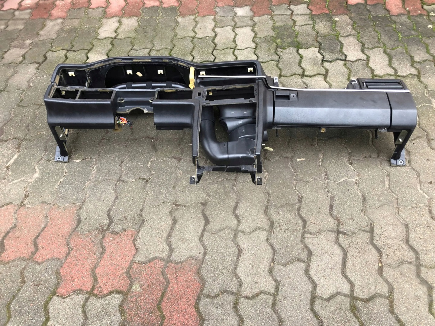VOLVO 960 console cockpit dashboard black