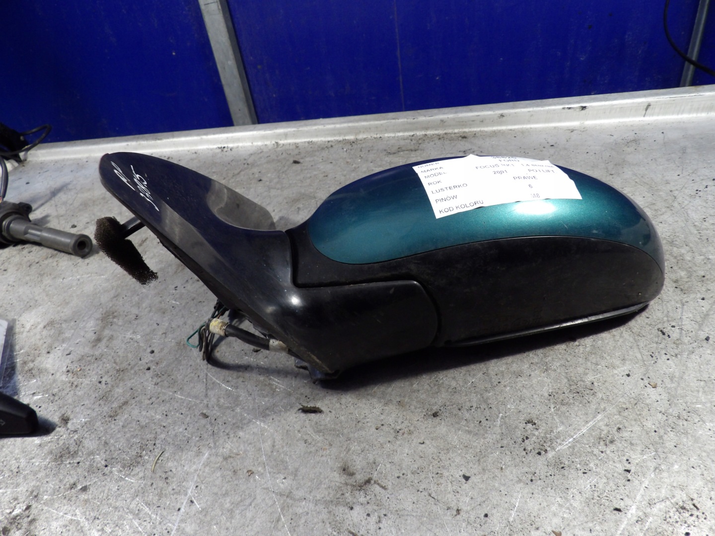 Ford Focus MK1 mirror right lak. M8