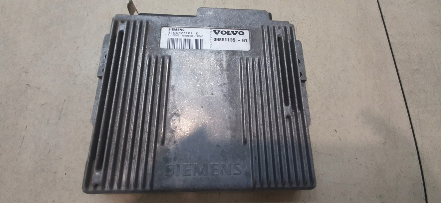 control unit of the engine VOLVO S40 S103727101D