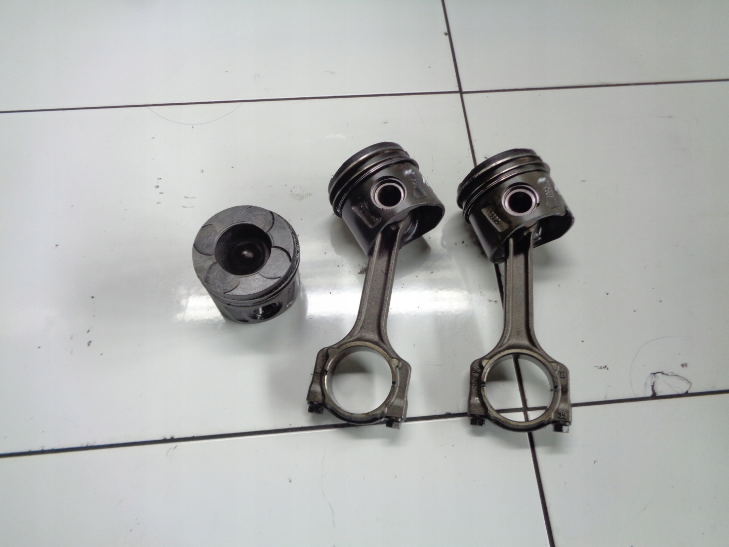 FIAT IDEA 1.3JTD Piston avec bielle