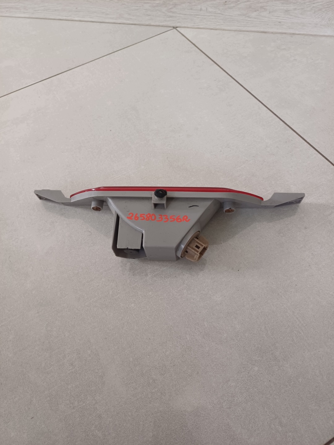 light PRZECIWMGIELNE bonnet rear part DACIA SPRING 265803356R