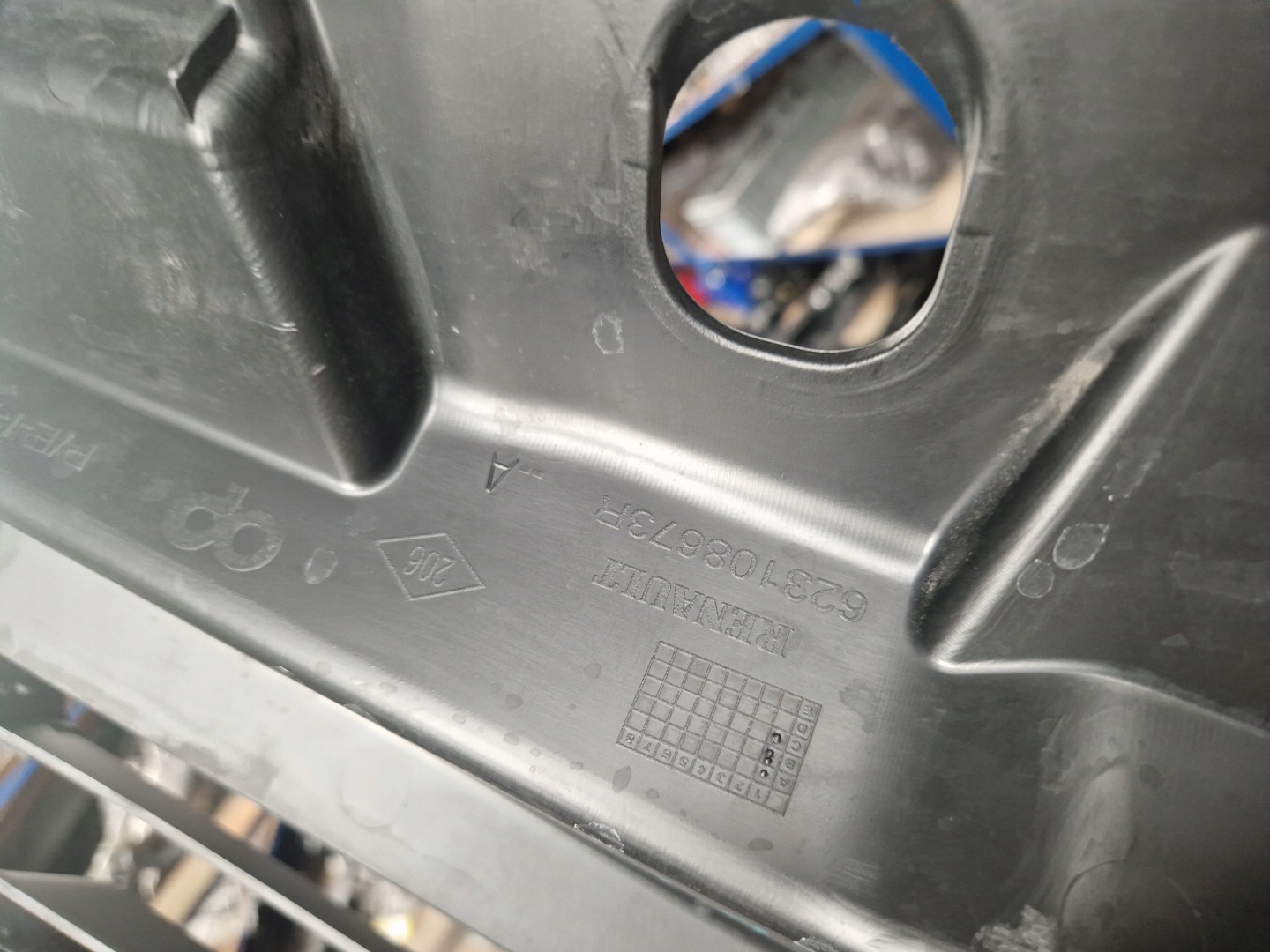 grill grille front RENAULT TRAFIC III