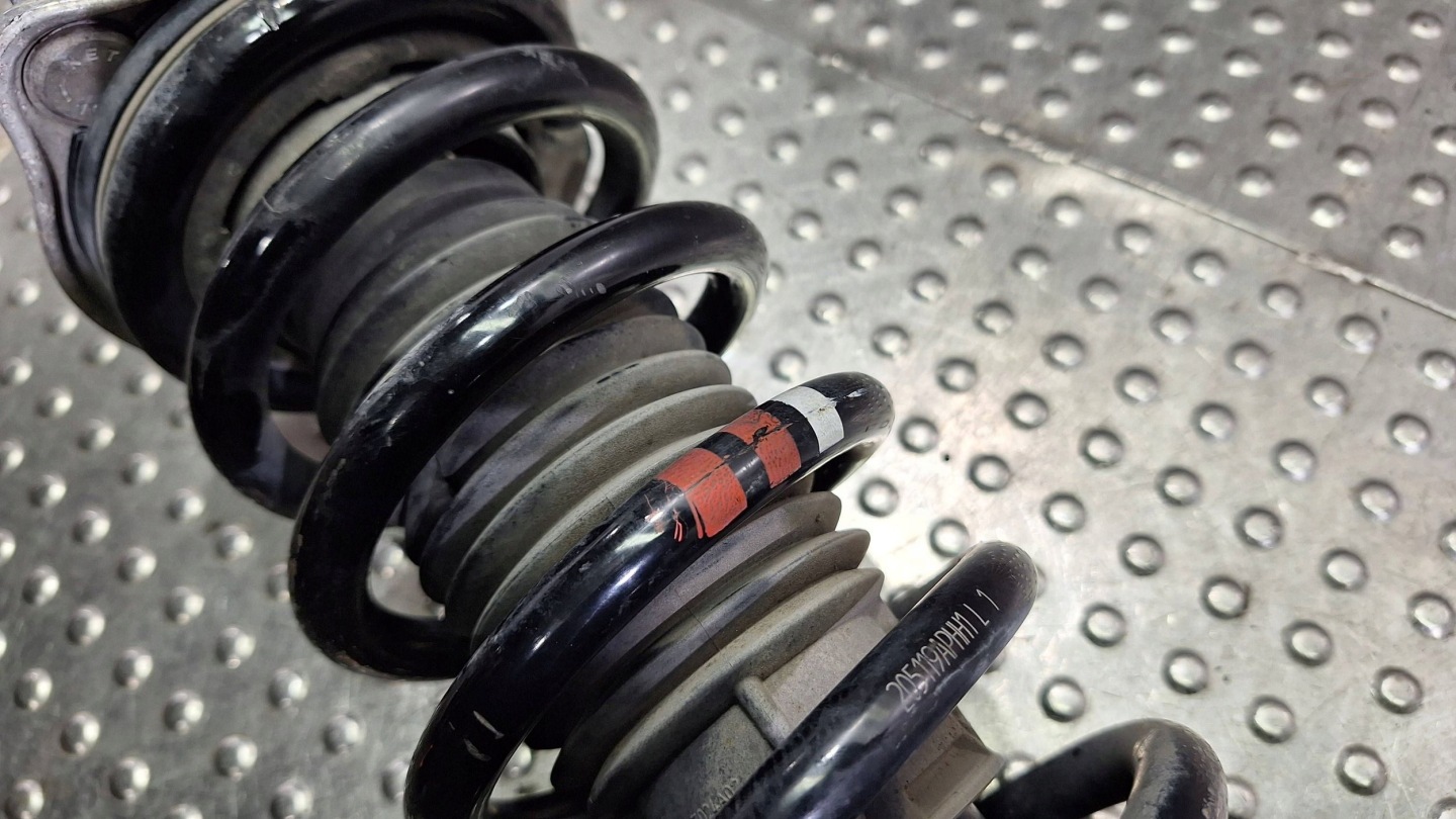 shock absorber left front A2053205768 MERCEDES C-KLASA W205 2.2 CDI