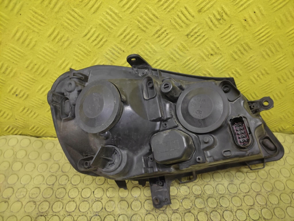 VW POLO IV REFLEKTOR light left front 6Q1941007AR