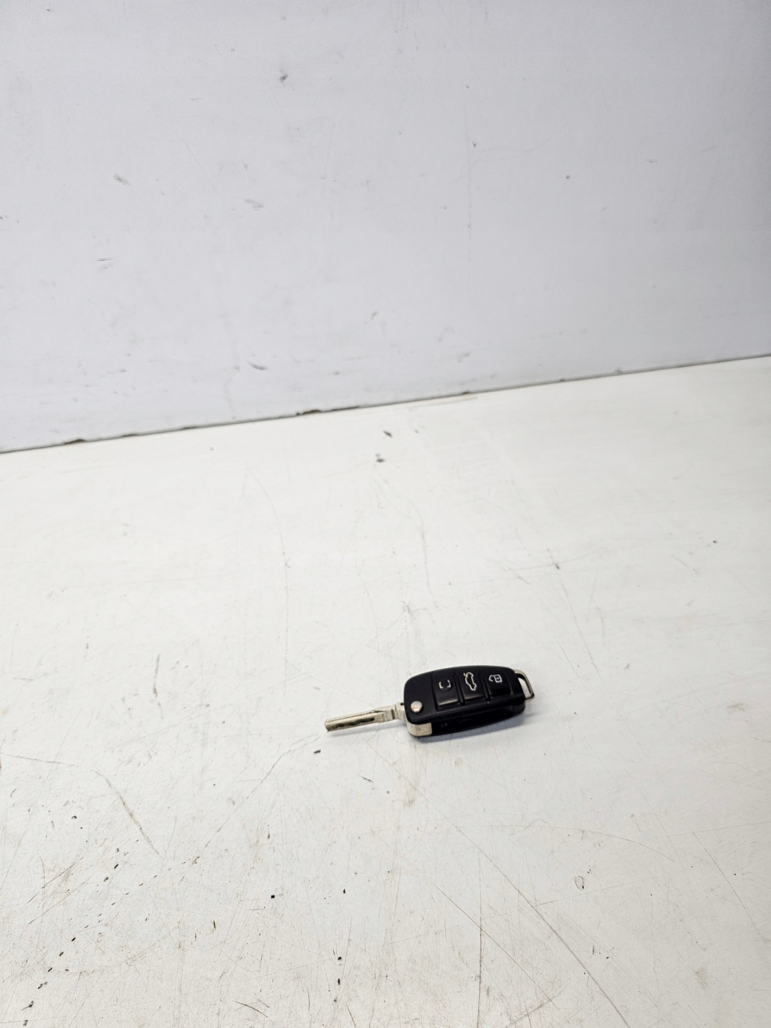 key PILOT SCYZORYK AUDI A3 8V 8V0837220 3/25