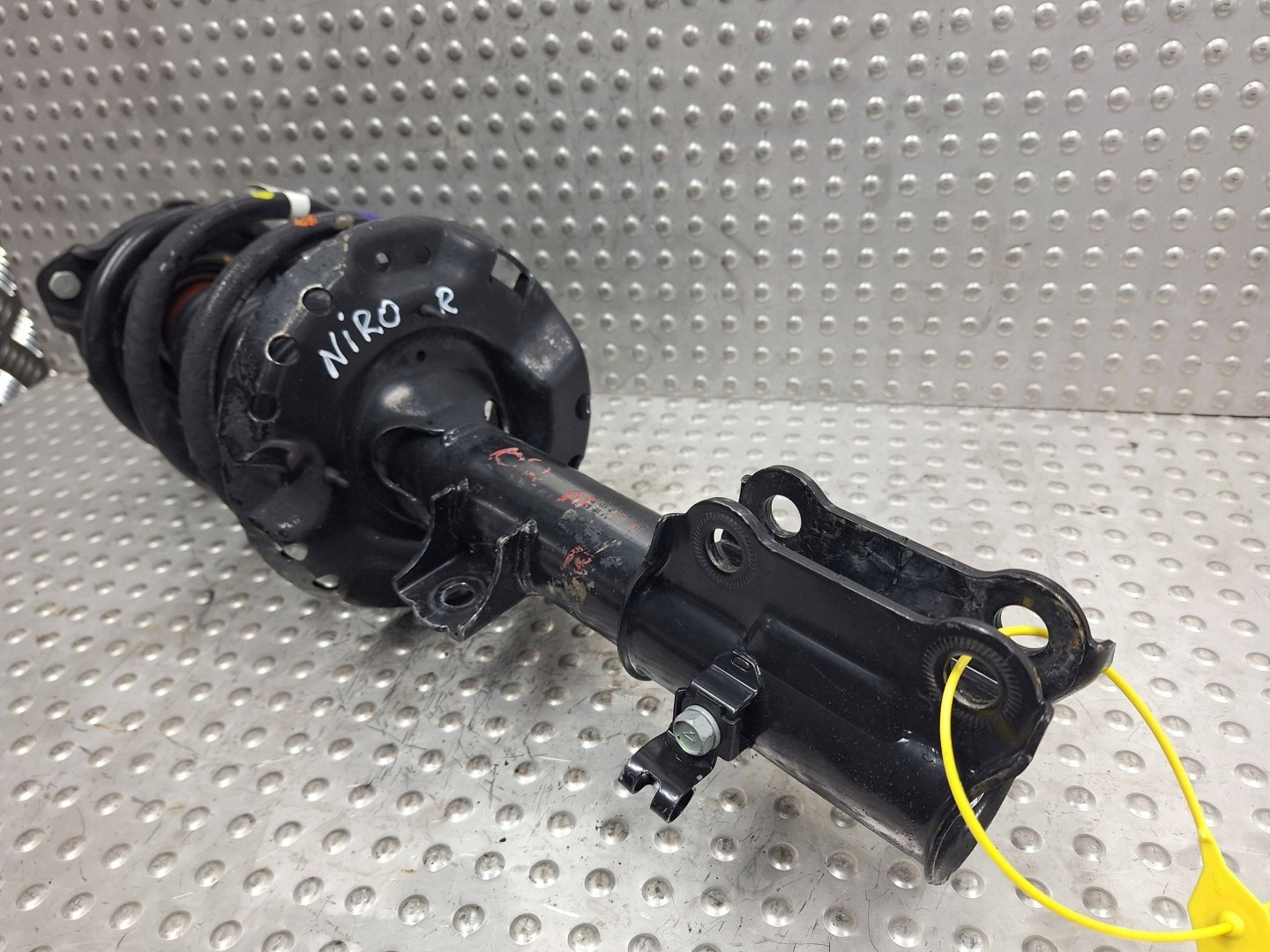 shock absorber right front KIA NIRO and 16-22 54661-G5200