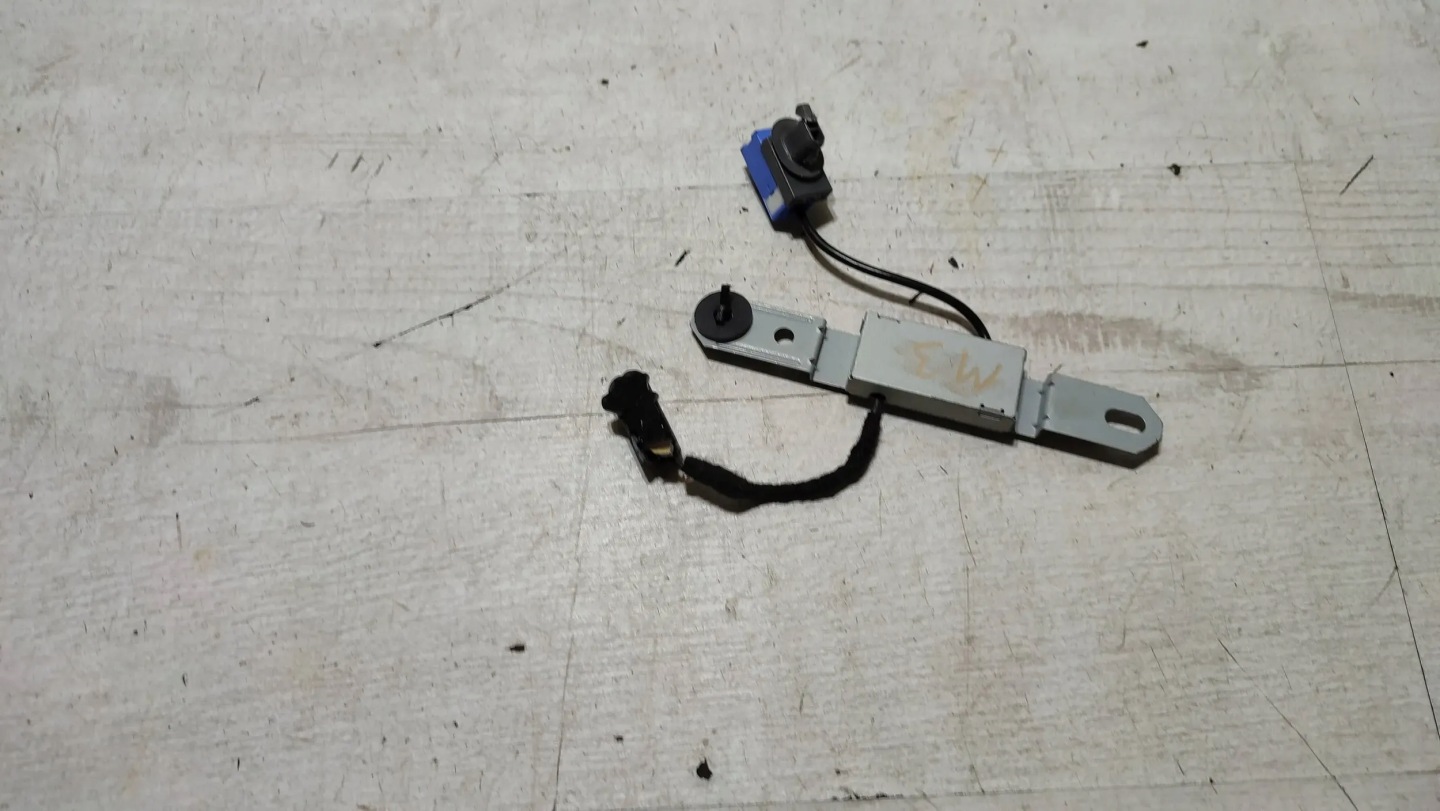 Mazda 3 III BM 17r amplifier anteny