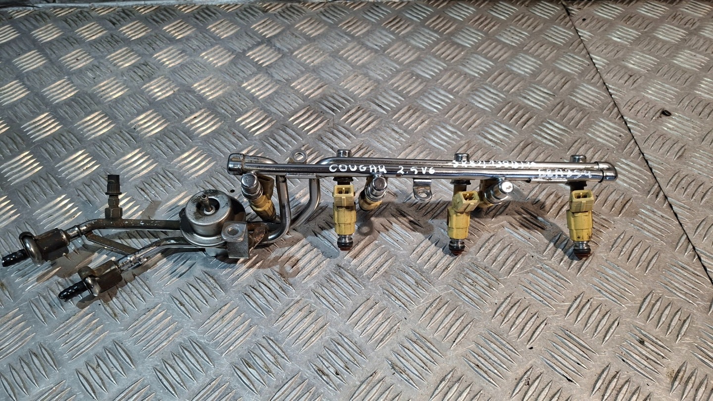 Rampe injection Z WTRYSKAMI FORD COUGAR 2.5 V6