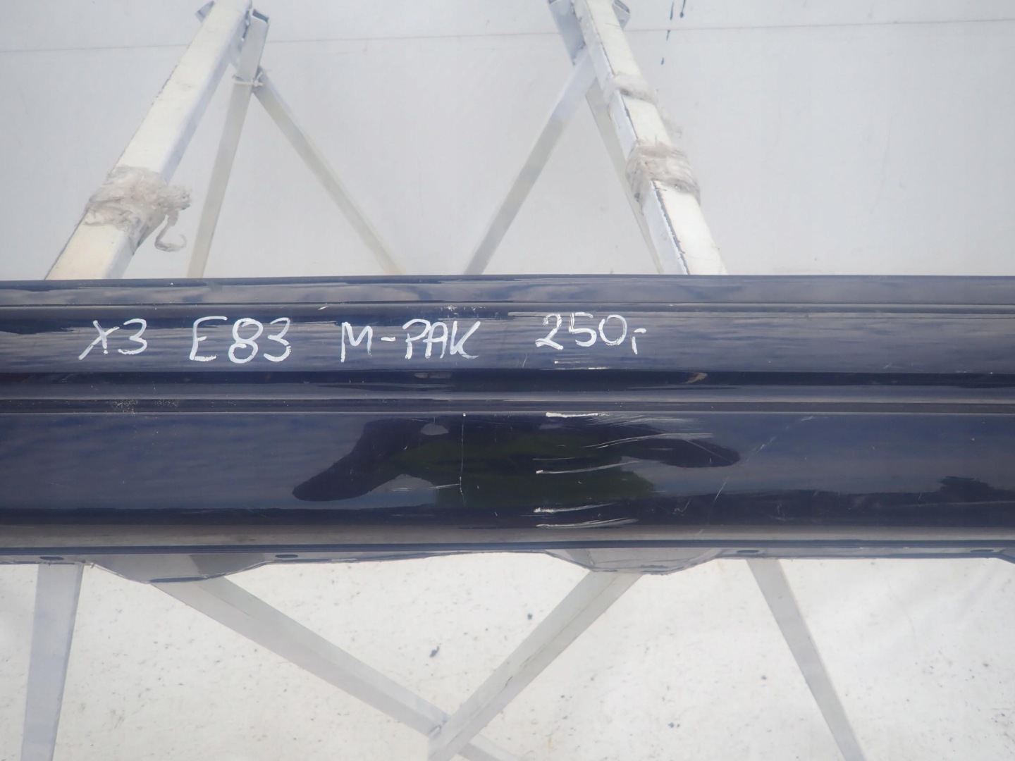 BMW X3 E83 m-packet LIFT threshold right moulding threshold