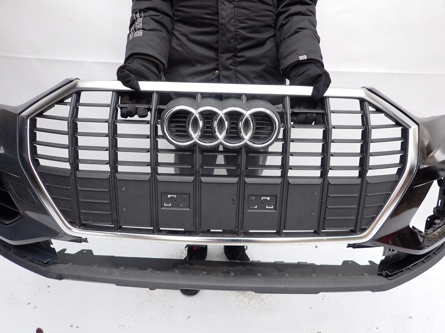 AUDI Q3 II 83A 18- bumper front front PDC