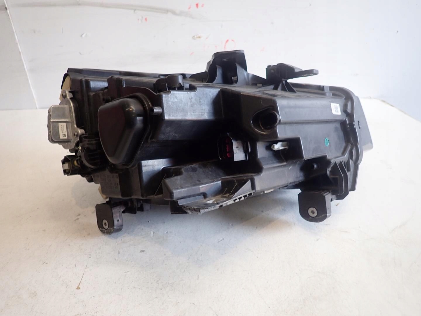 light front front left AUDI Q2 LIFT 2020- FULL LED 81A941011