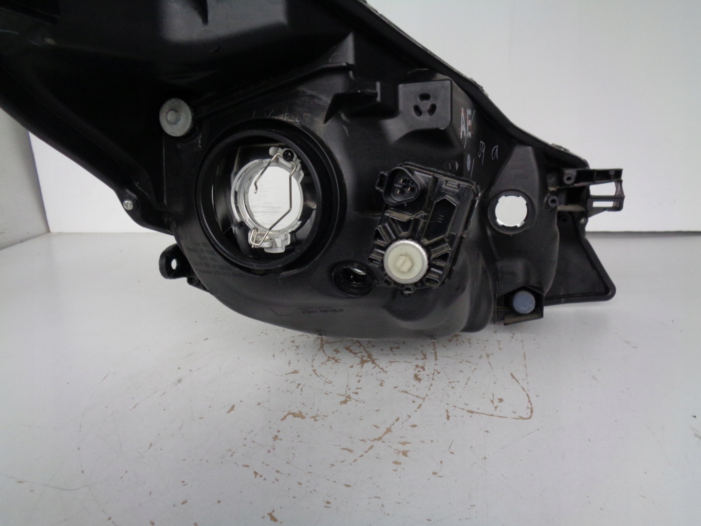 light left REFLEKTOR TOYOTA YARIS III 11-14