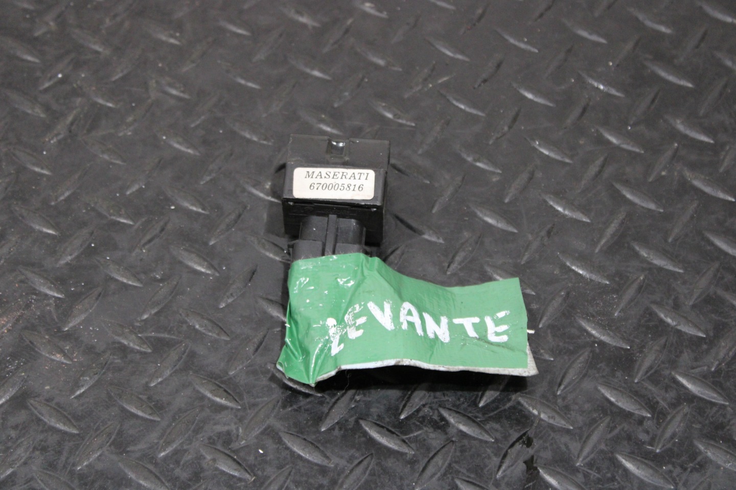 sensor relay MASERATI LEVANTE M161 670005816