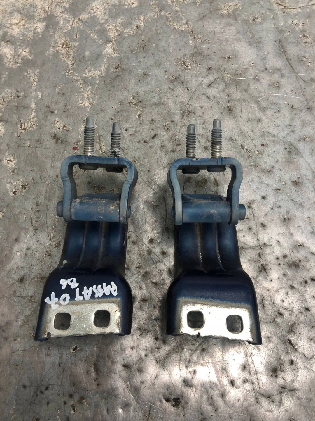 hinges bonnet boot VW PASSAT B6 3C9827301D 3C9827302D