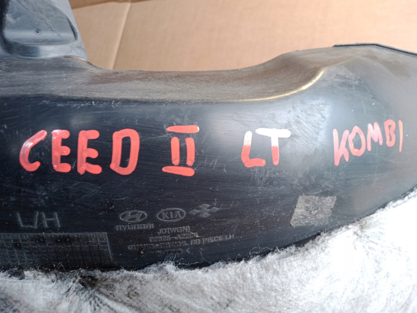 KIA CEED II KOMBI mudguard left right rear part 2012