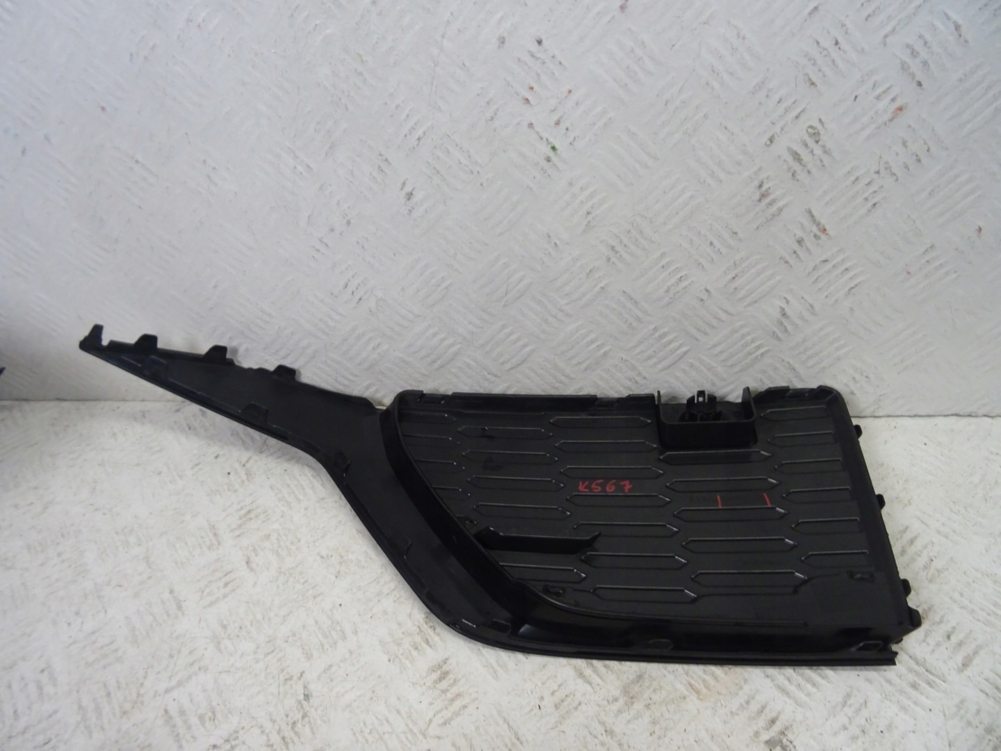 grid of a bumper front front left AUDI Q7 4M LIFT II 4M0807151G