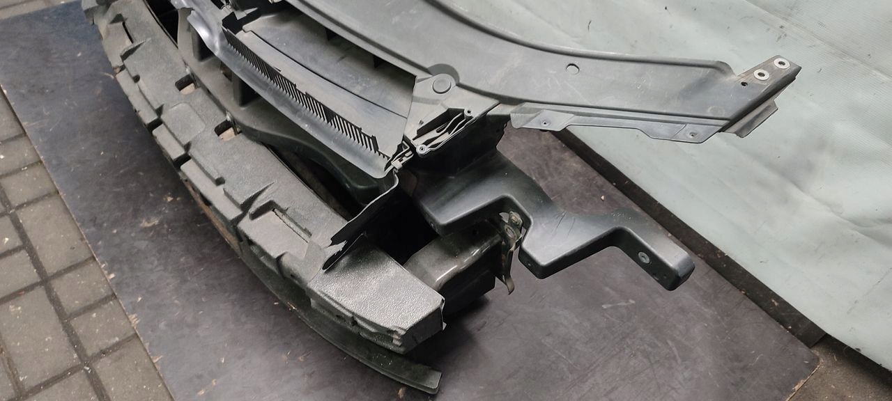 support panel for radiators pillar iron VW Passat B6 2,0 TDI