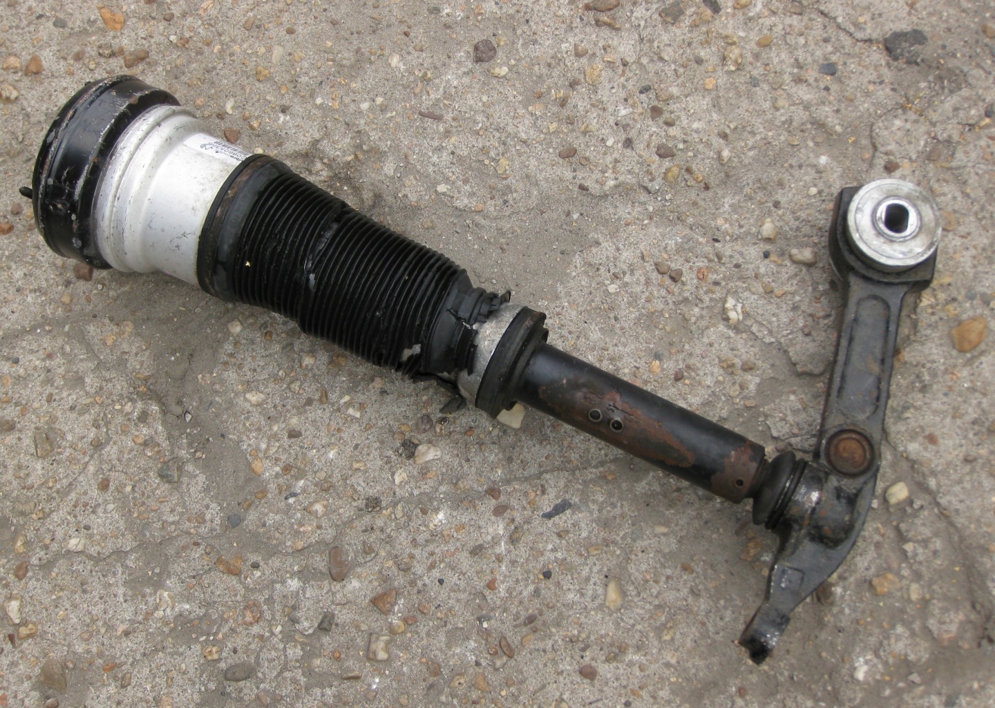 MERCEDES W220 shock absorber PNEUMATYCZNY left front C086053N6