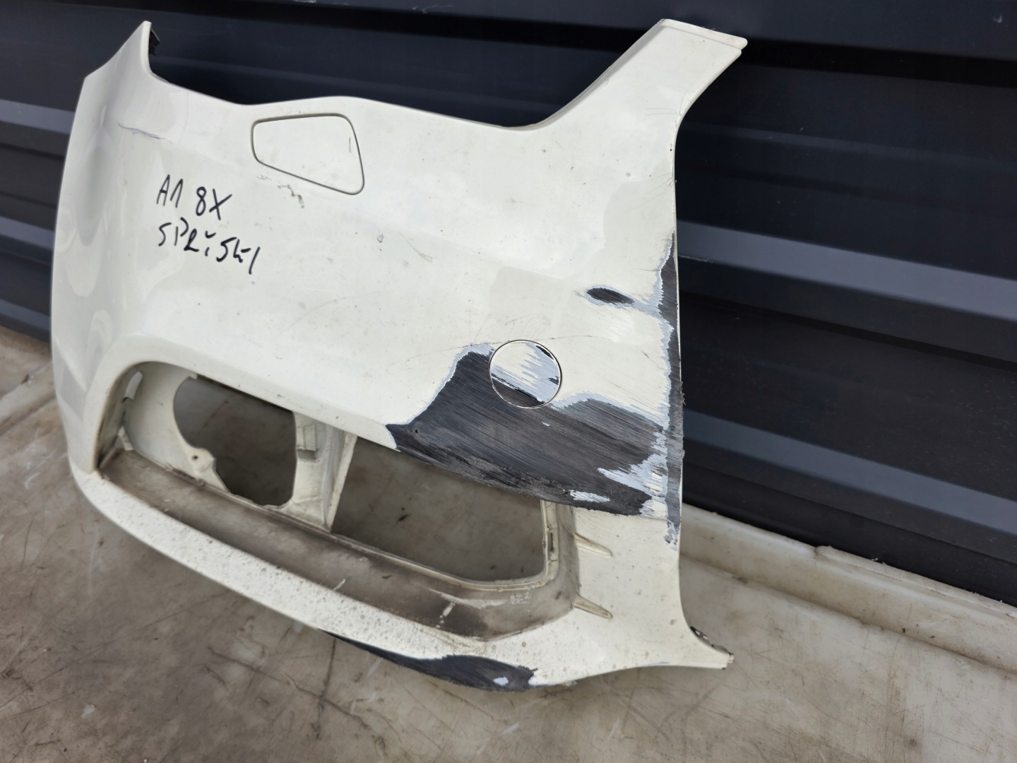 bumper corner right front AUDI A1 8X washer original !!!
