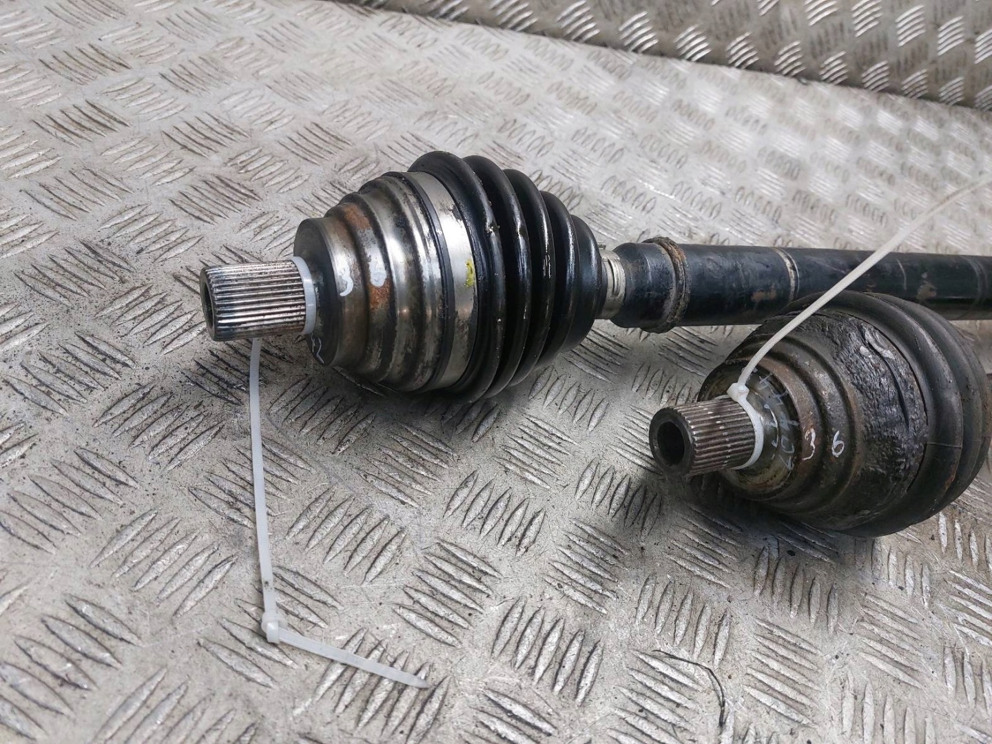 semi-axis left front + right front 5B VOLKSWAGEN JETTA V 1.9 TDI
