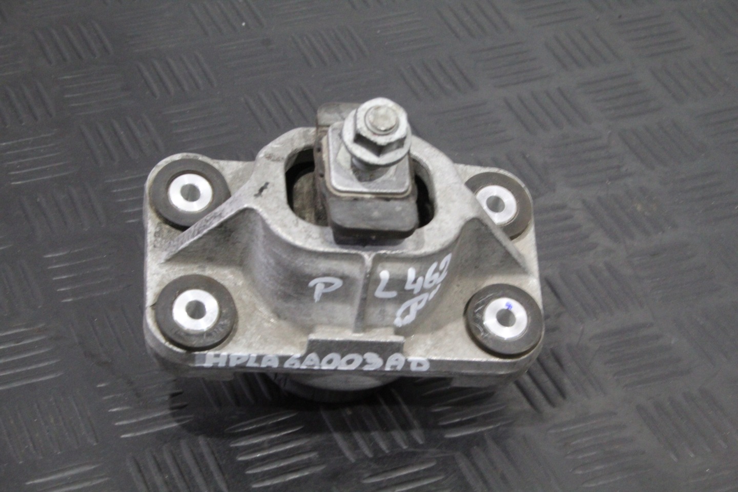 holder engine mount right DISCOVERY V 5 L462 HPLA-6A003-AD