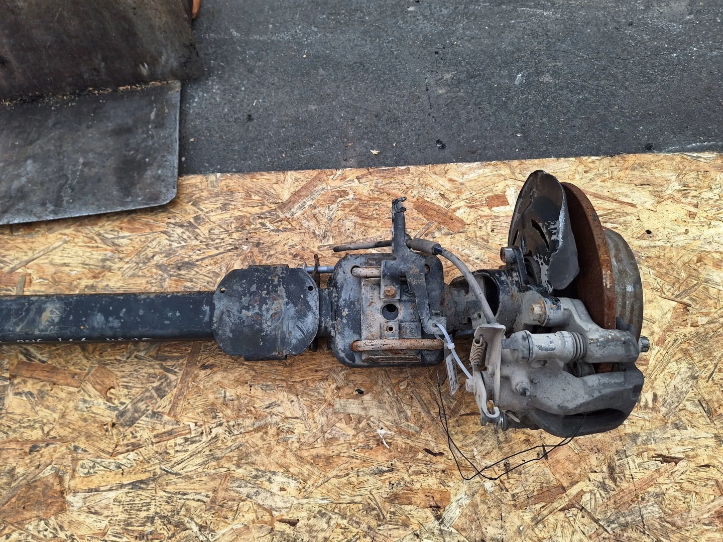 ACHSE HECK RENAULT MASTER III OPEL VIVARO B 10