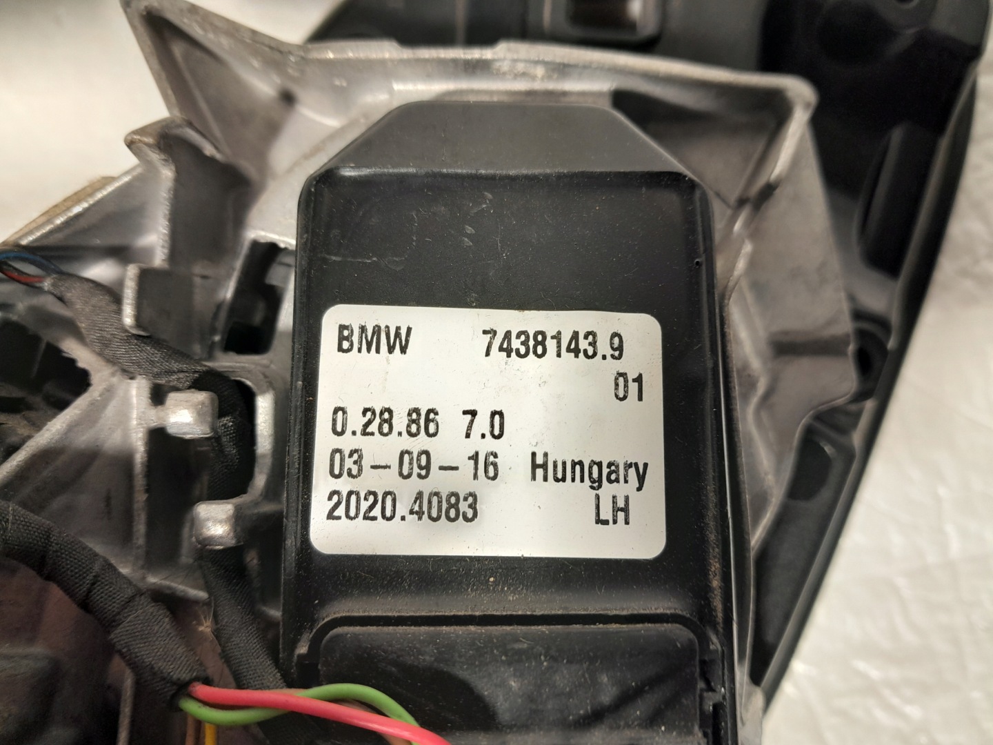 BMW 3 F30 mirror holder left 7438143